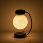 Lámpara de noche LED 3D con forma de luna inalámbrica - Image 3